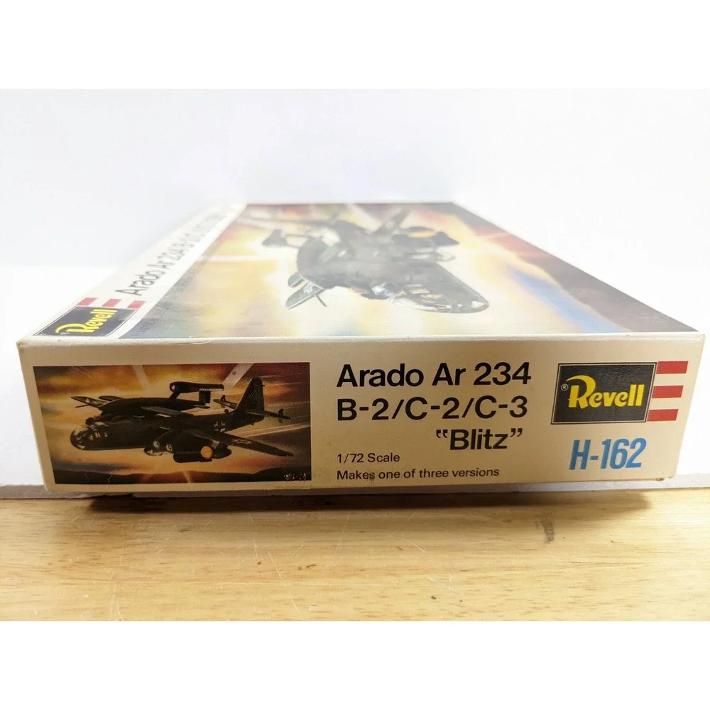 Arado Ar 234 B-2/C-2/C-3 Blitz 1/72 Revell Germany Model Kit H-162 vintage 1977